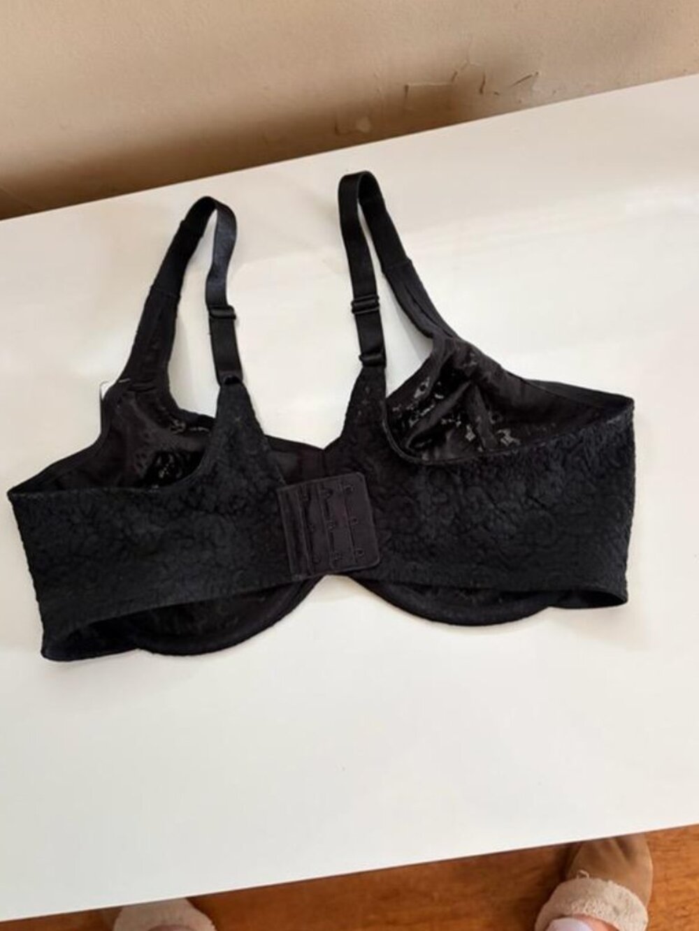 Wacoal Halo Lace Full Figure Underwire Bra in black. Style 65547 Size 40D
